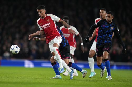 Ben White (left) is likely to sign a new deal at the Emirates.