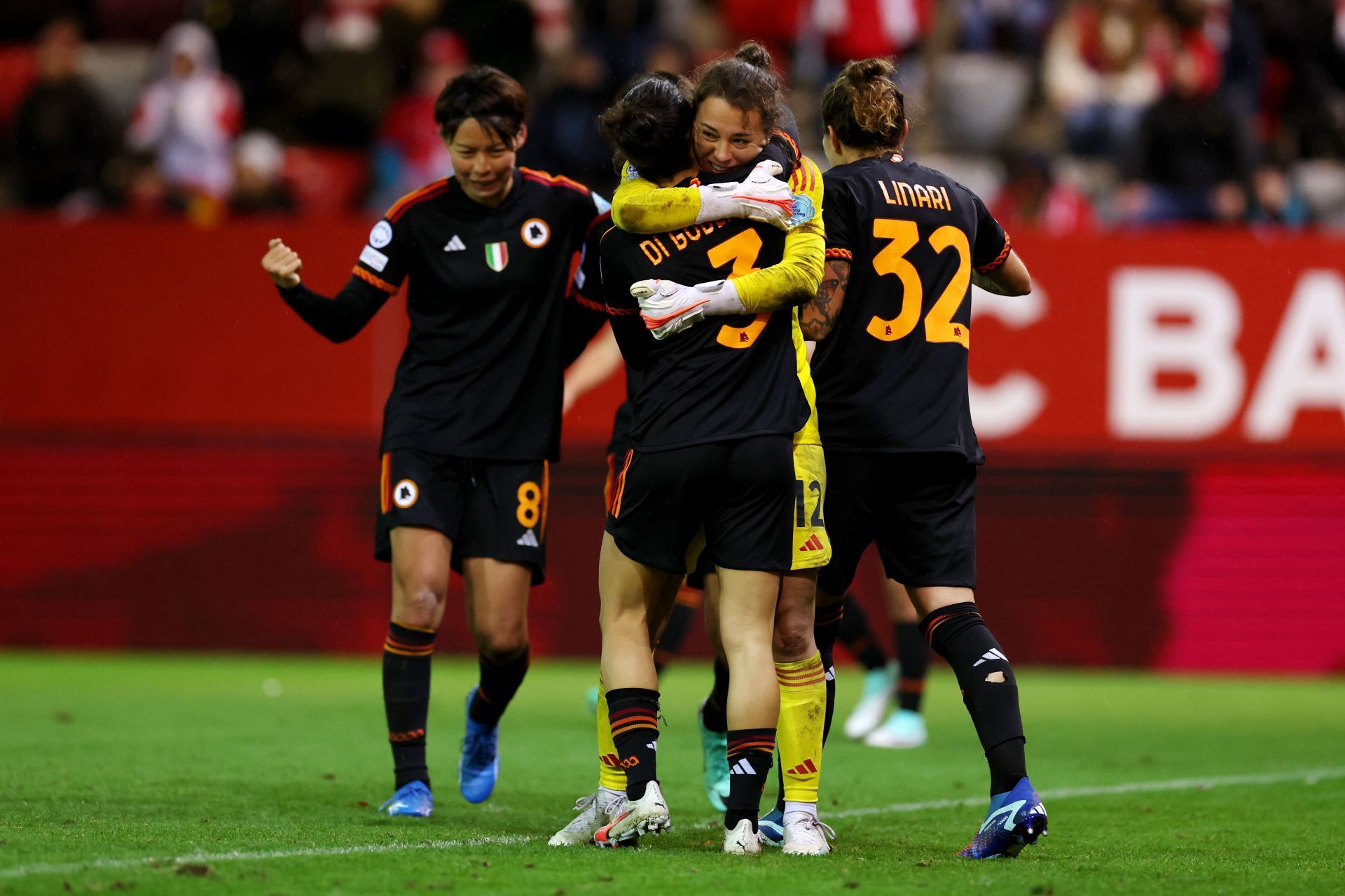 FC Bayern M&uuml;nchen v AS Roma: Group C - UEFA Women