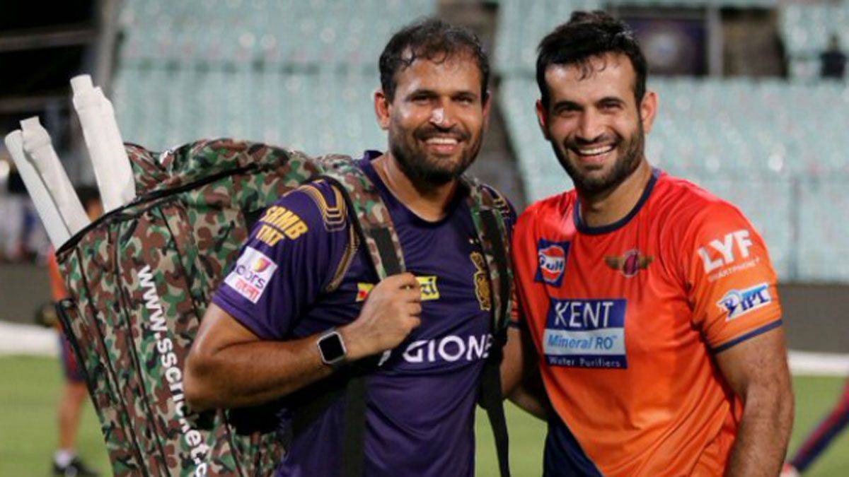 Yusuf Pathan (left) and Irfan Pathan (right).
