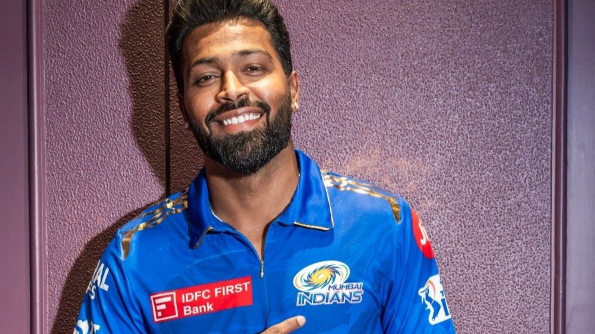 Hardik Pandya posted a picture of himself in MI jersey on X