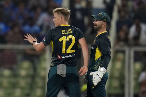 Captain Matthew Wade speaks to Nathan Ellis. (Credits: Getty)