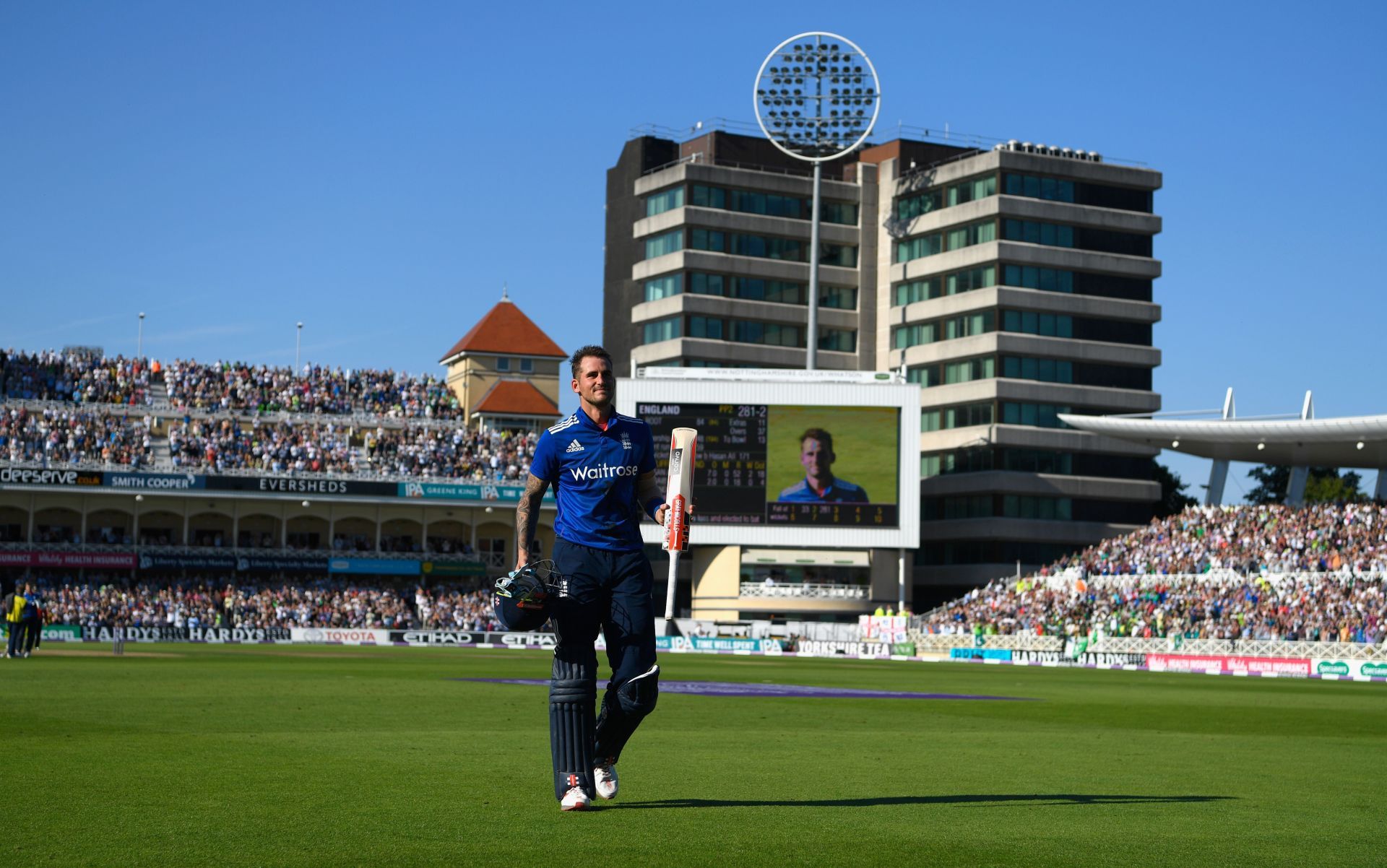 England v Pakistan - 3rd One Day International