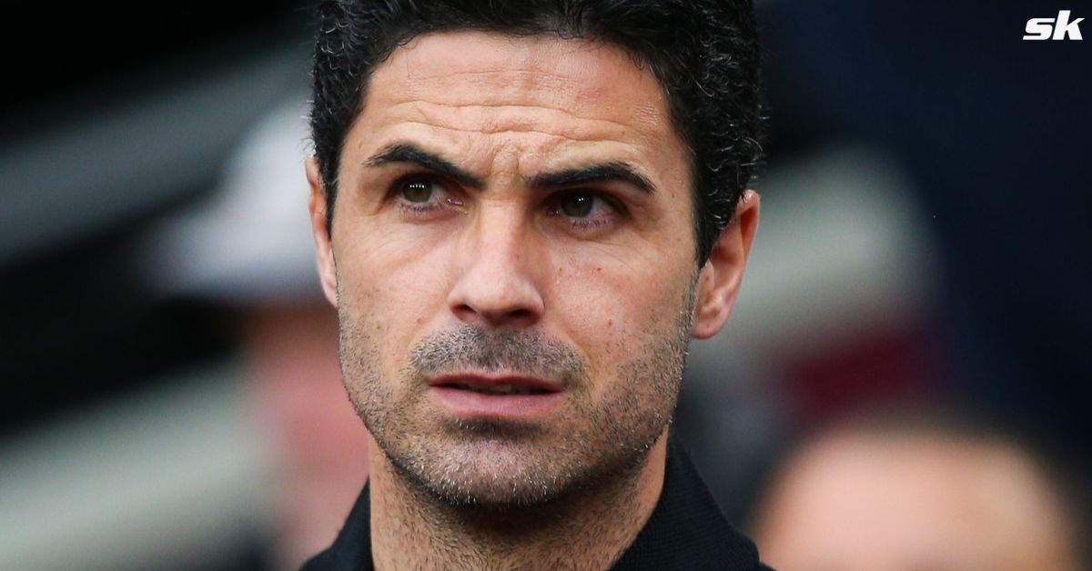 Arsenal manager Mikel Arteta looks on