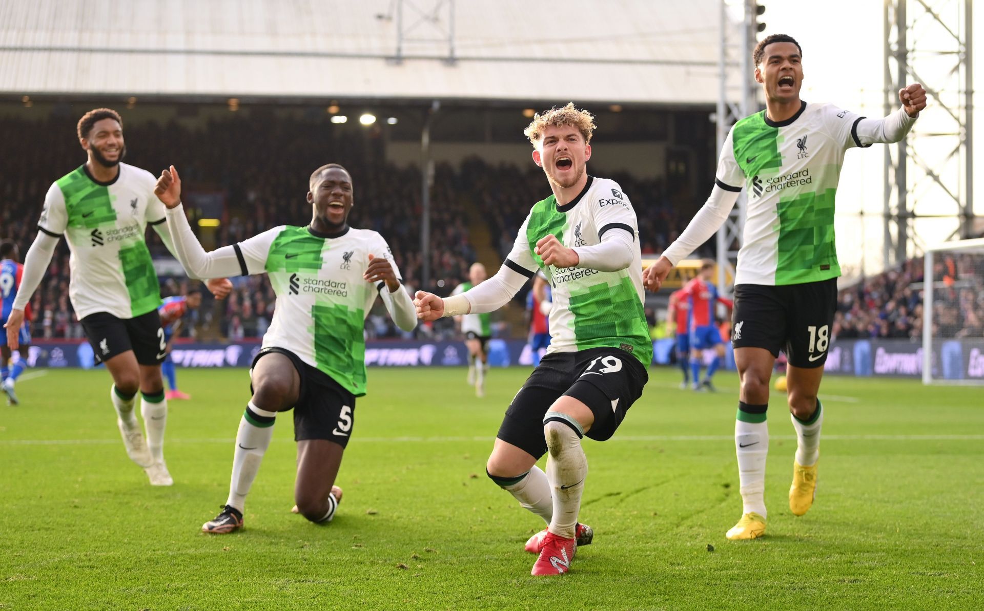 Harvey Elliott (3rd from L) (via Getty Images)