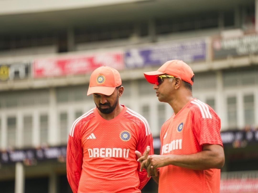 KL Rahul in talks with coach Rahul Dravid (credits: X / klrahul)