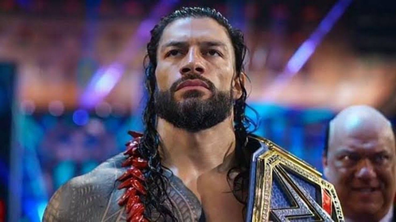 अनडिस्प्यूटेड WWE यूनिवर्सल चैंपियन रोमन रेंस और पॉल हेमन 