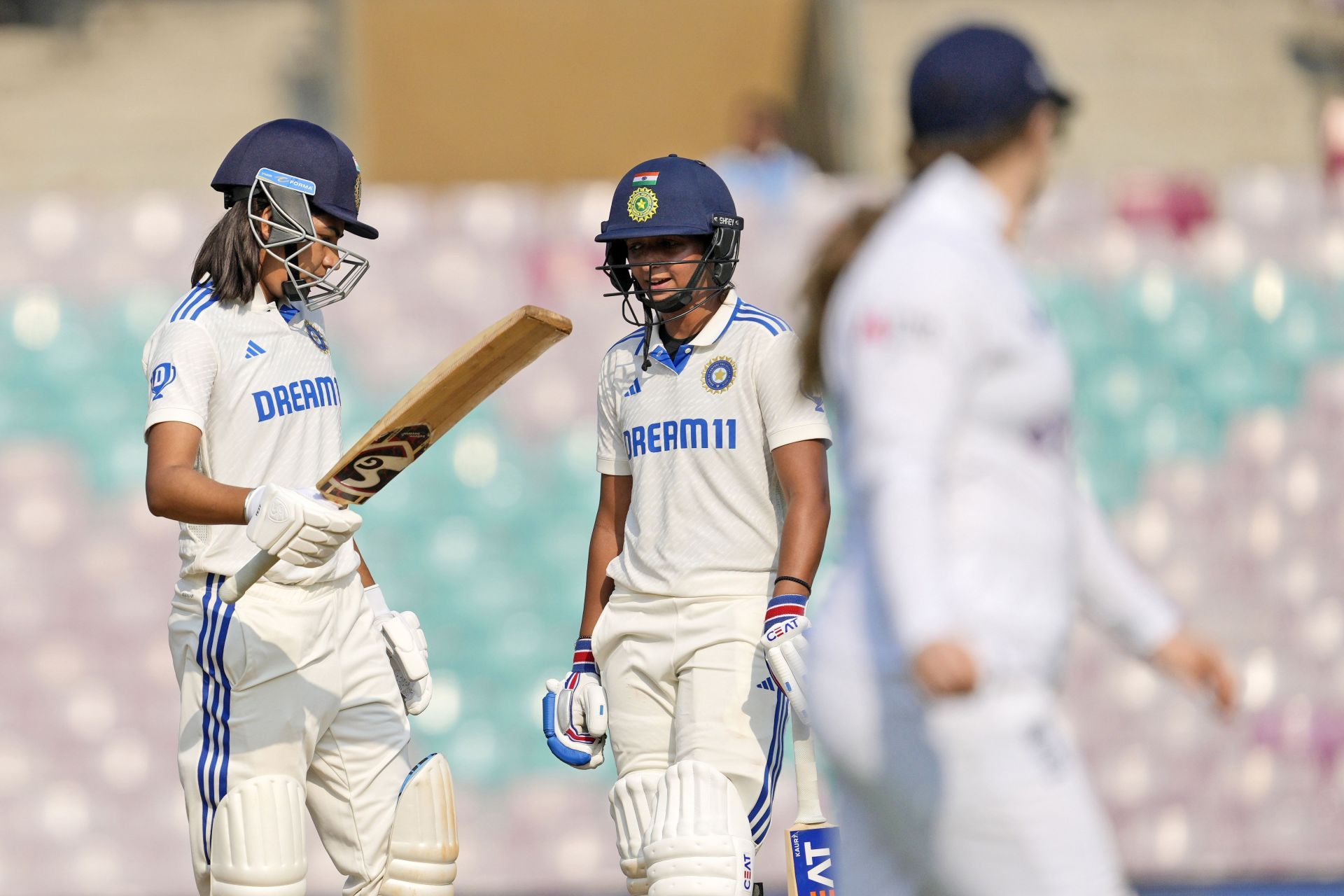 Yastika-Harmanpreet put their side in the driver&#039;s seat.