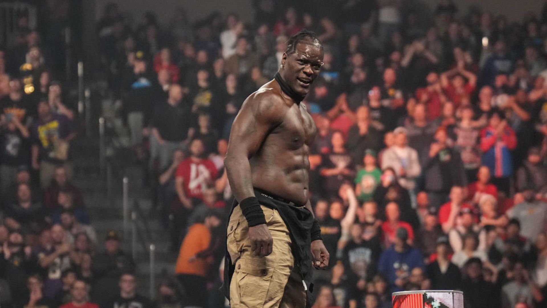 R-Truth on Monday Night RAW in Street Fight!