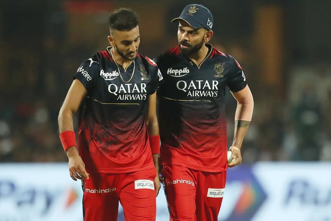 Harshal Patel (left) could prove to be a handy bowler on the Cheapuk surface. [P/C: iplt20.com]