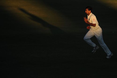 Dhawal Kulkarni in action for India.