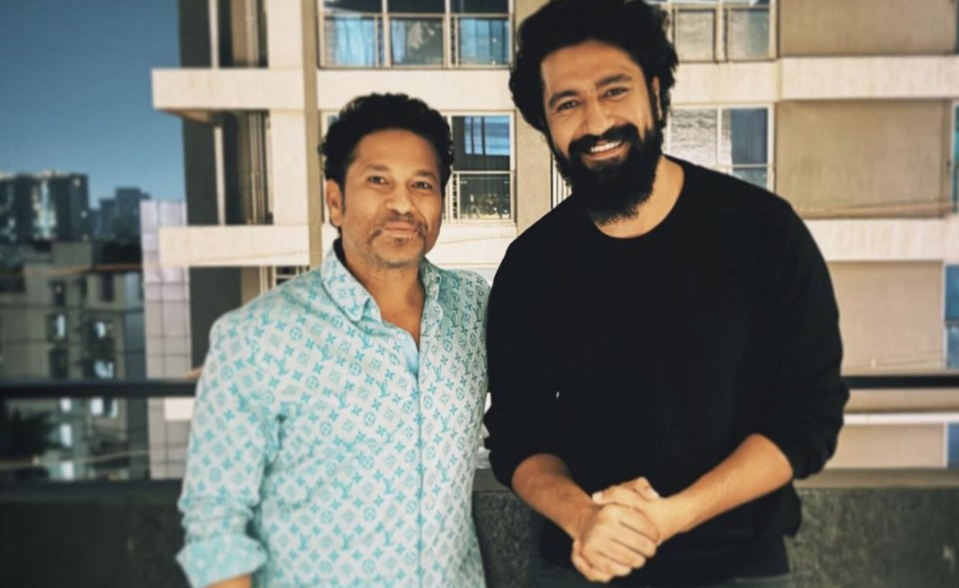 Sachin Tendulkar with Vicky Kaushal. 