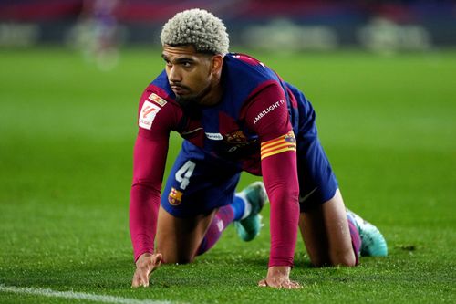 Ronald Araujo's future at Camp Nou is uncertain.