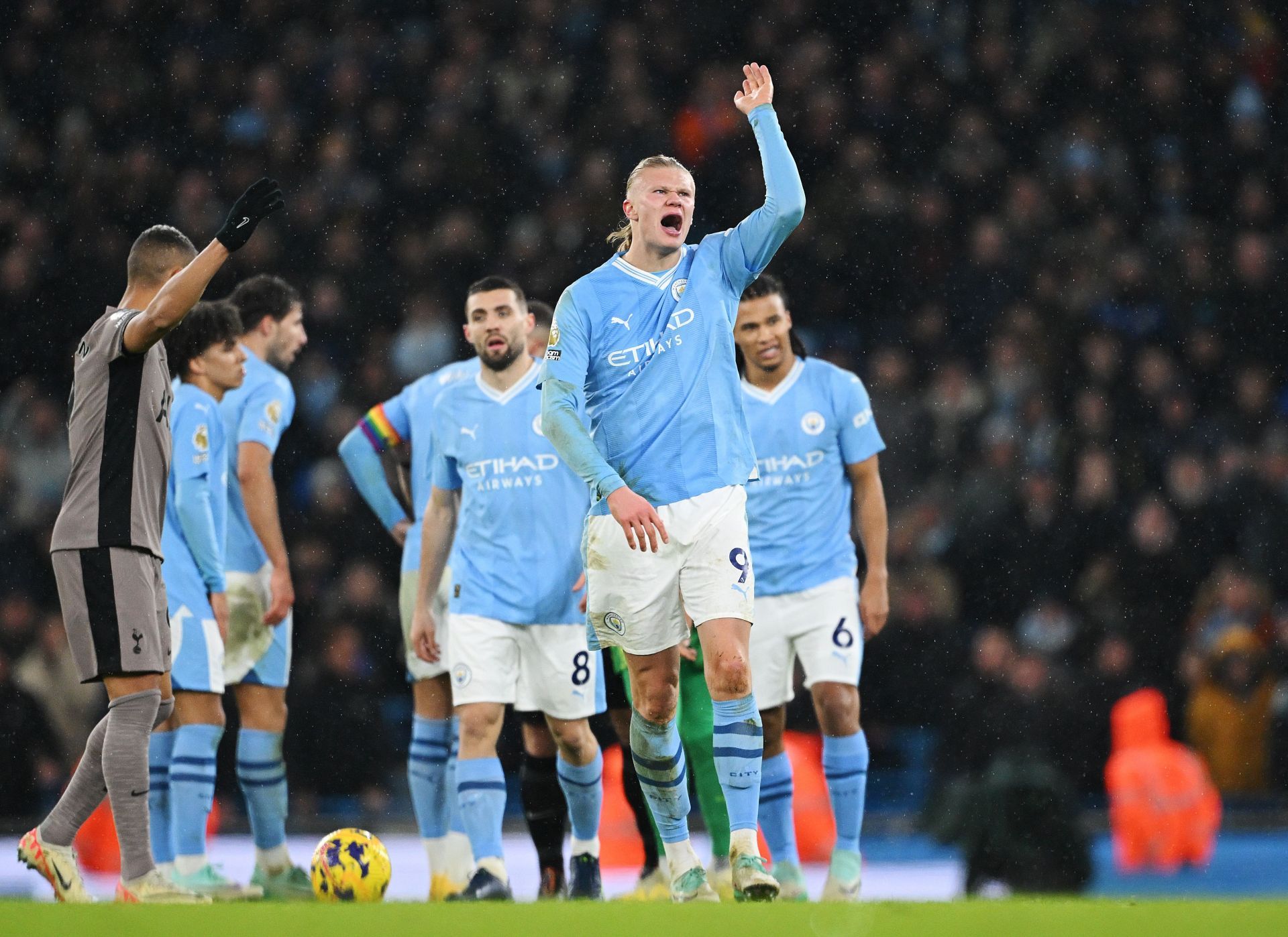 Manchester City v Tottenham Hotspur - Premier League