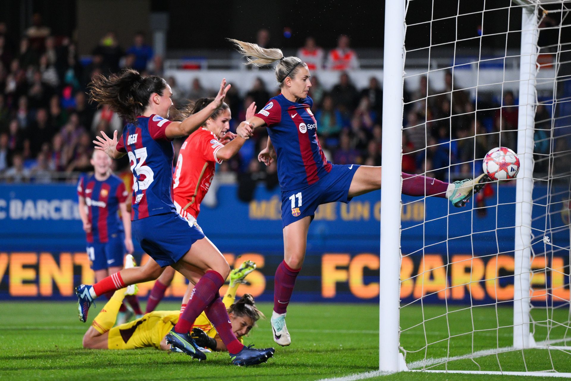 FC Barcelona v SL Benfica: Group A - UEFA Women