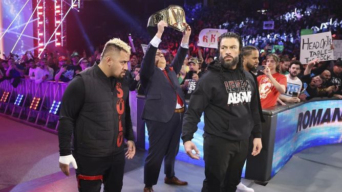 WWE दिग्गज को Roman Reigns के The Rock को लेकर दिए गए जवाब पर आई हंसी, सोशल मीडिया पर किया मजेदार पोस्ट