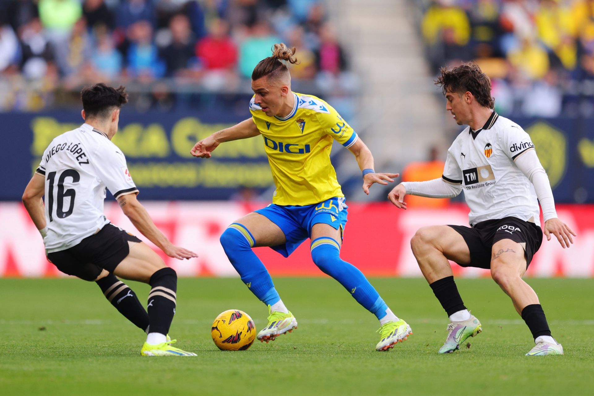 Cadiz CF v Valencia CF - LaLiga EA Sports