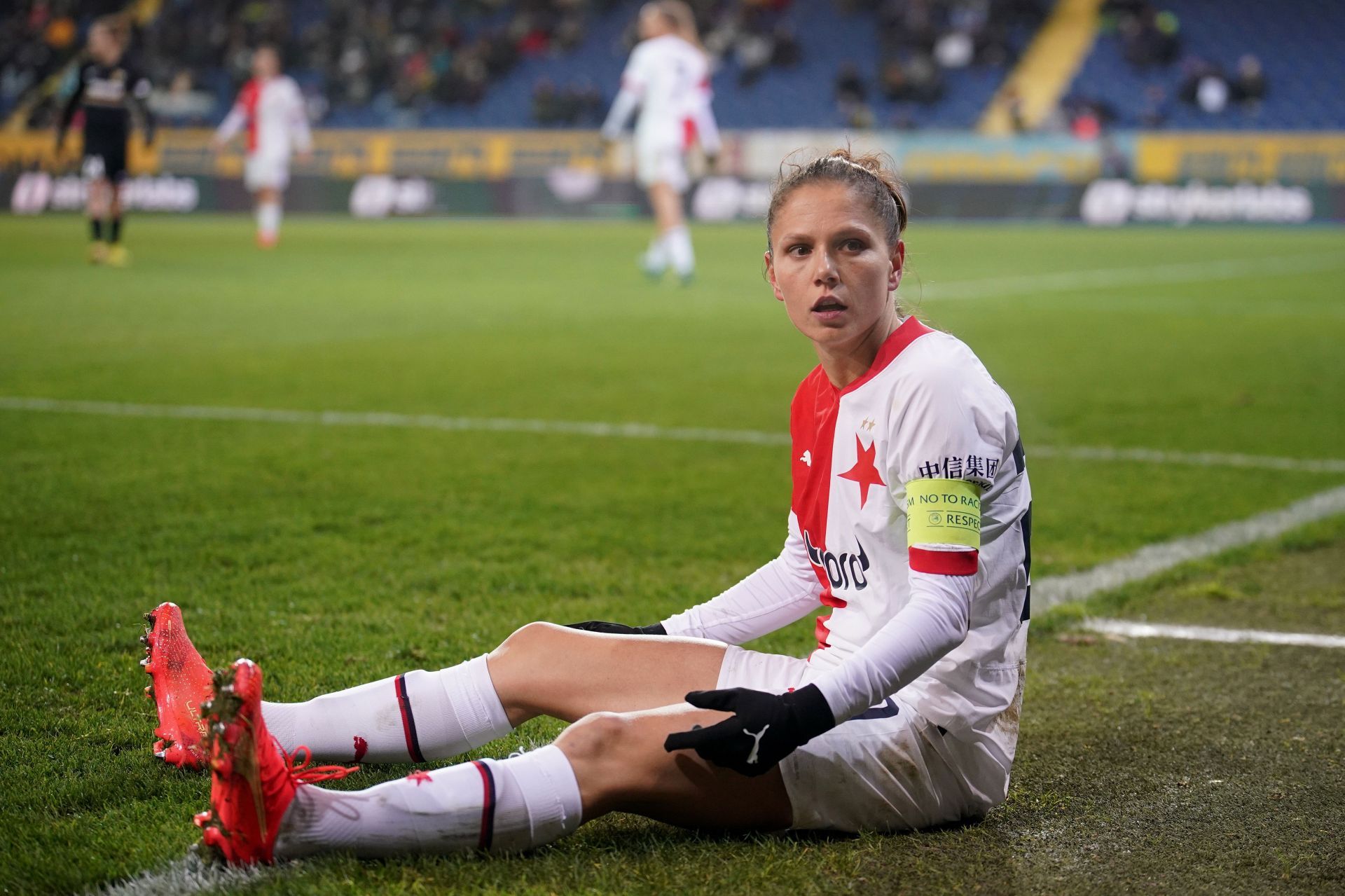 SKN St.P&ouml;lten Frauen v SK Slavia Praha: Group B - UEFA Women