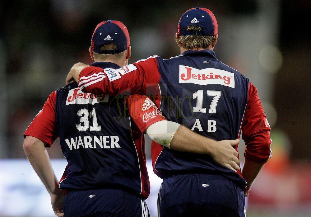 David Warner (L) &amp; AB de Villiers in action for DD
