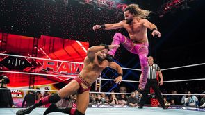 WWE Raw में भारतीय Superstar के खिलाफ वर्ल्ड टाइटल मैच में Seth Rollins की हालत हुई खराब, मौजूदा चैंपियन की हेल्थ को लेकर आया बड़ा अपडेट