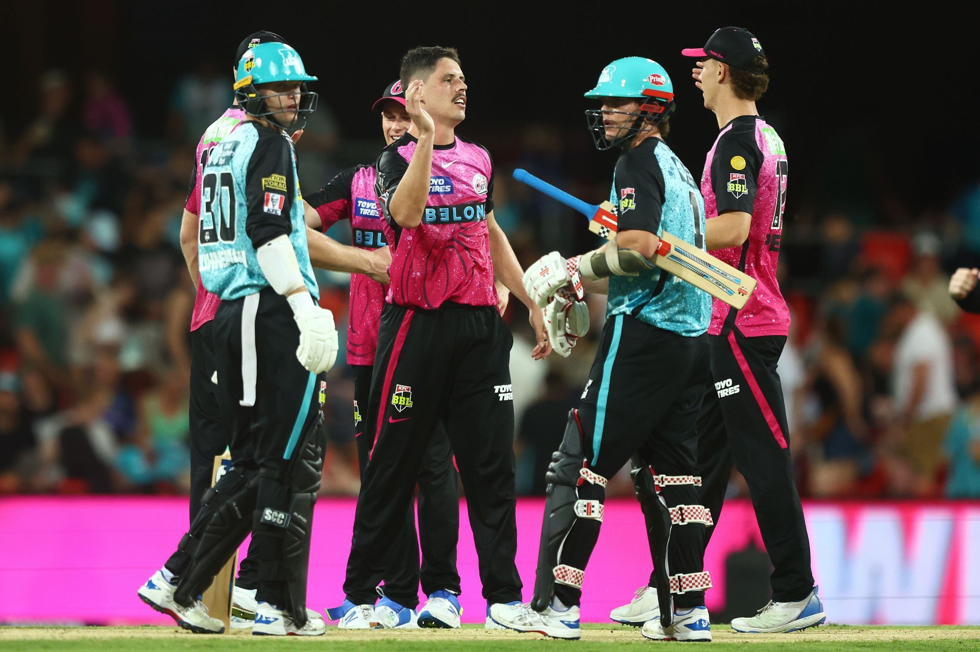 BBL - The Qualifier: Brisbane Heat v Sydney Sixers