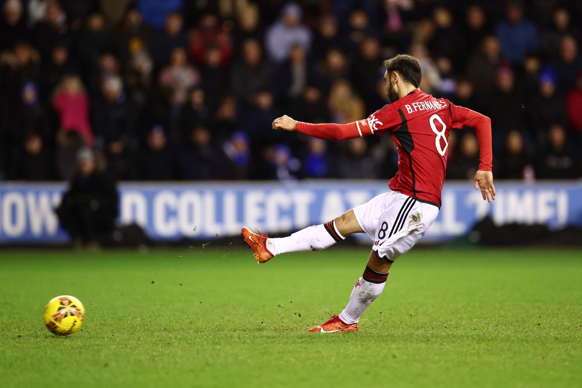 Fernandes produced a captain&#039;s display to inspire United to victory, getting on the scoresheet himself.