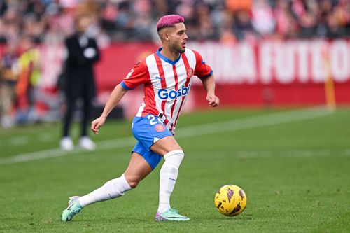 Yan Couto has admirers at the Santiago Bernabeu