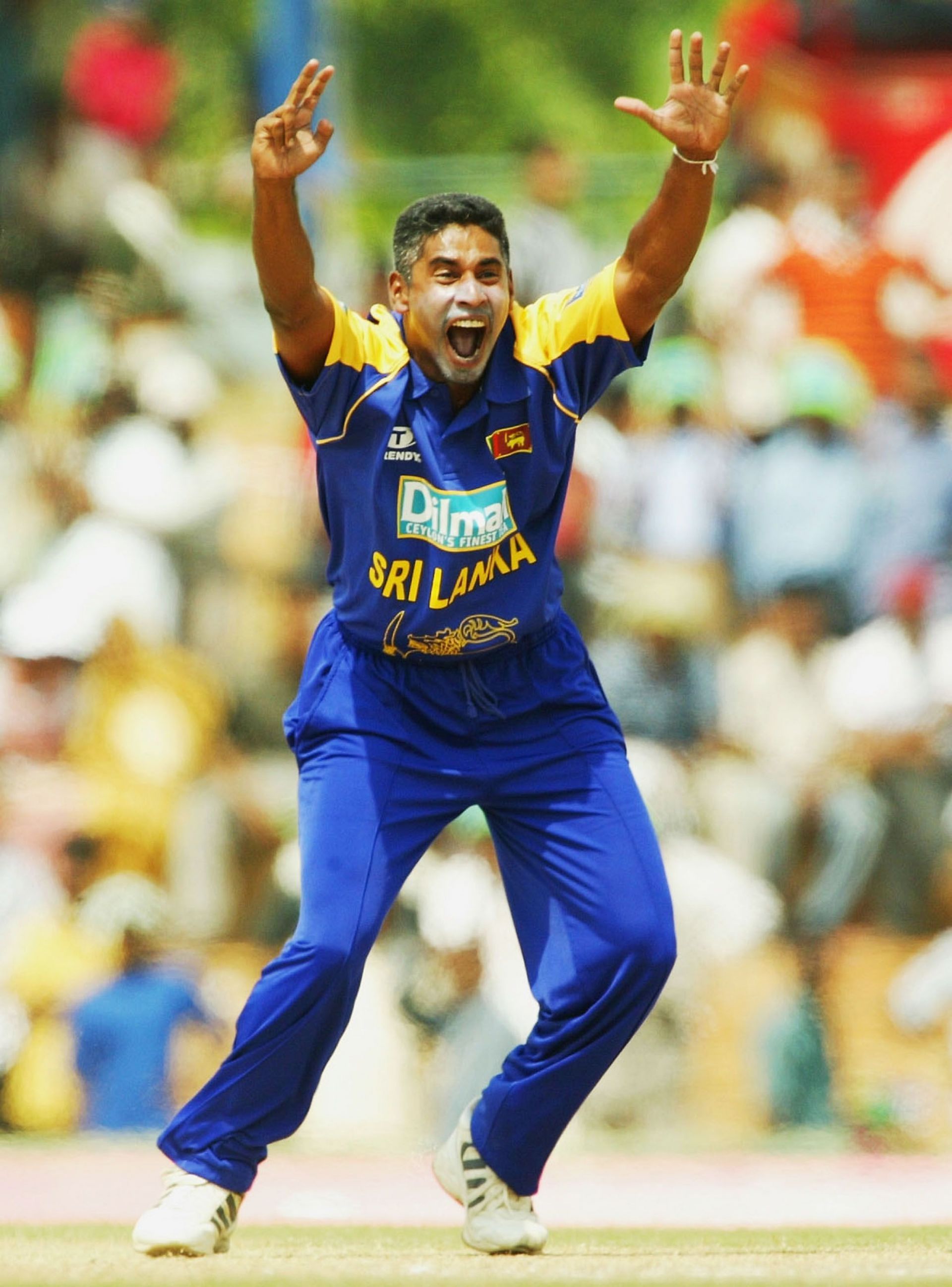 Chaminda Vaas in action for Sri Lanka.