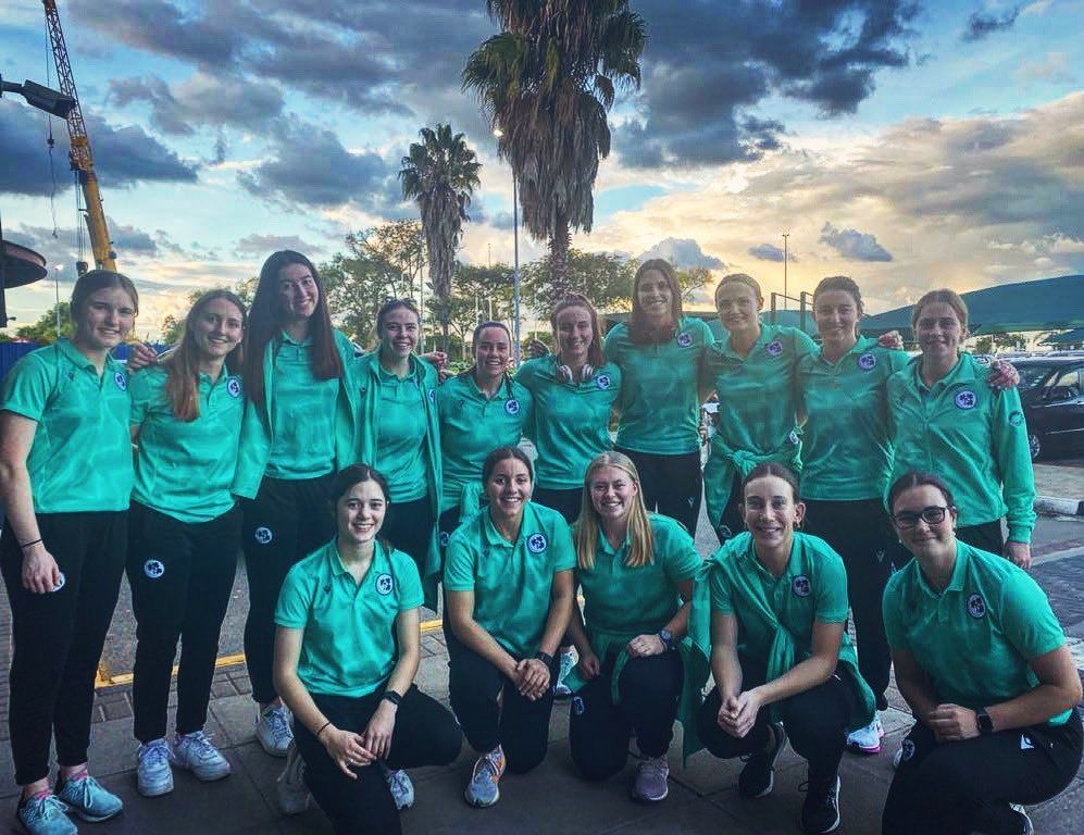 Ireland Women Squad posing 