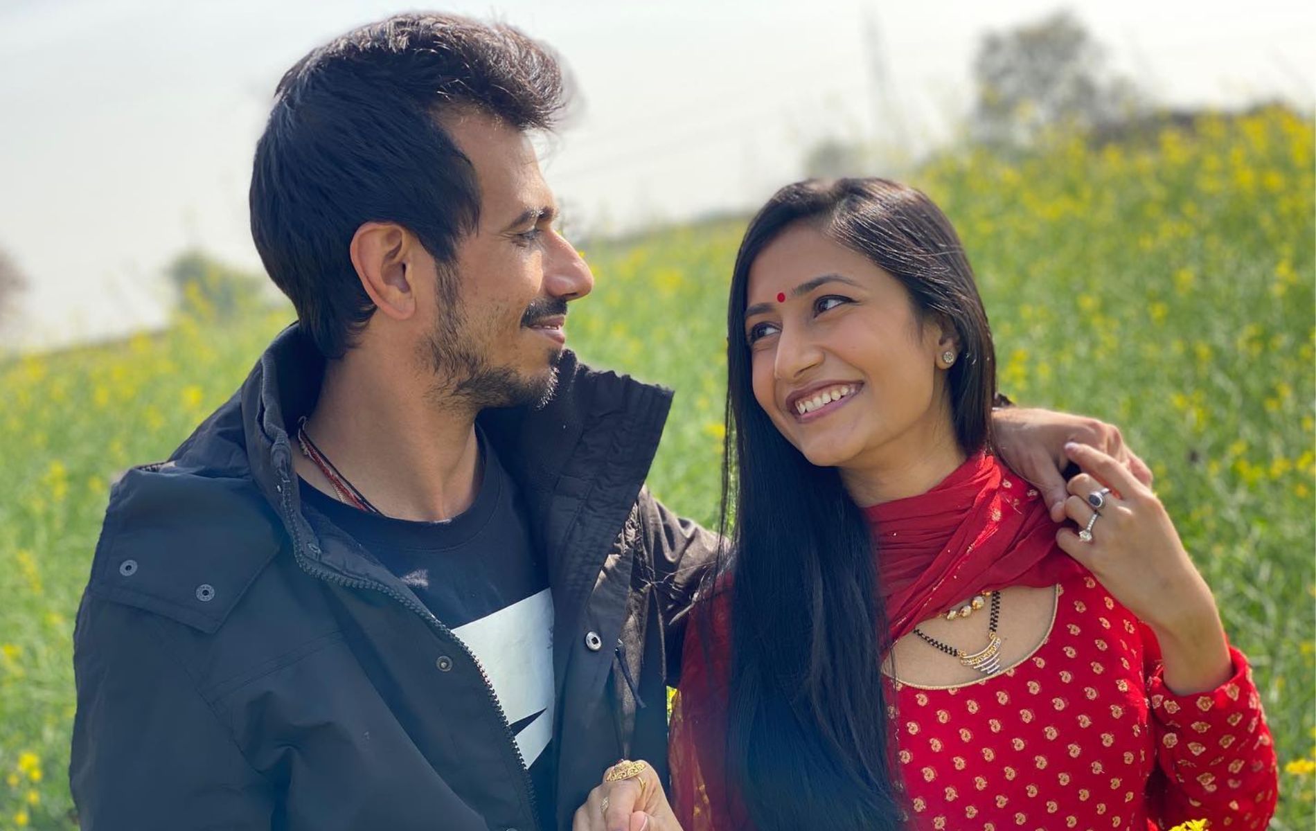 Yuzvendra Chahal (L) with his wife Dhanashree. 