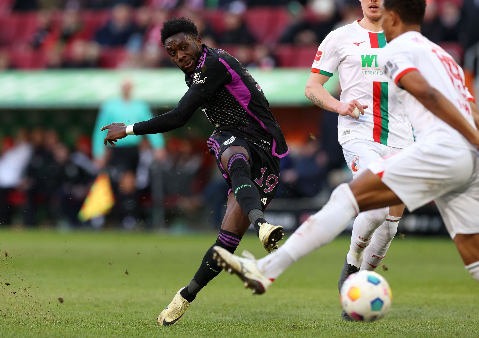 Alphonso Davies is wanted at the Santiago Bernabeu.