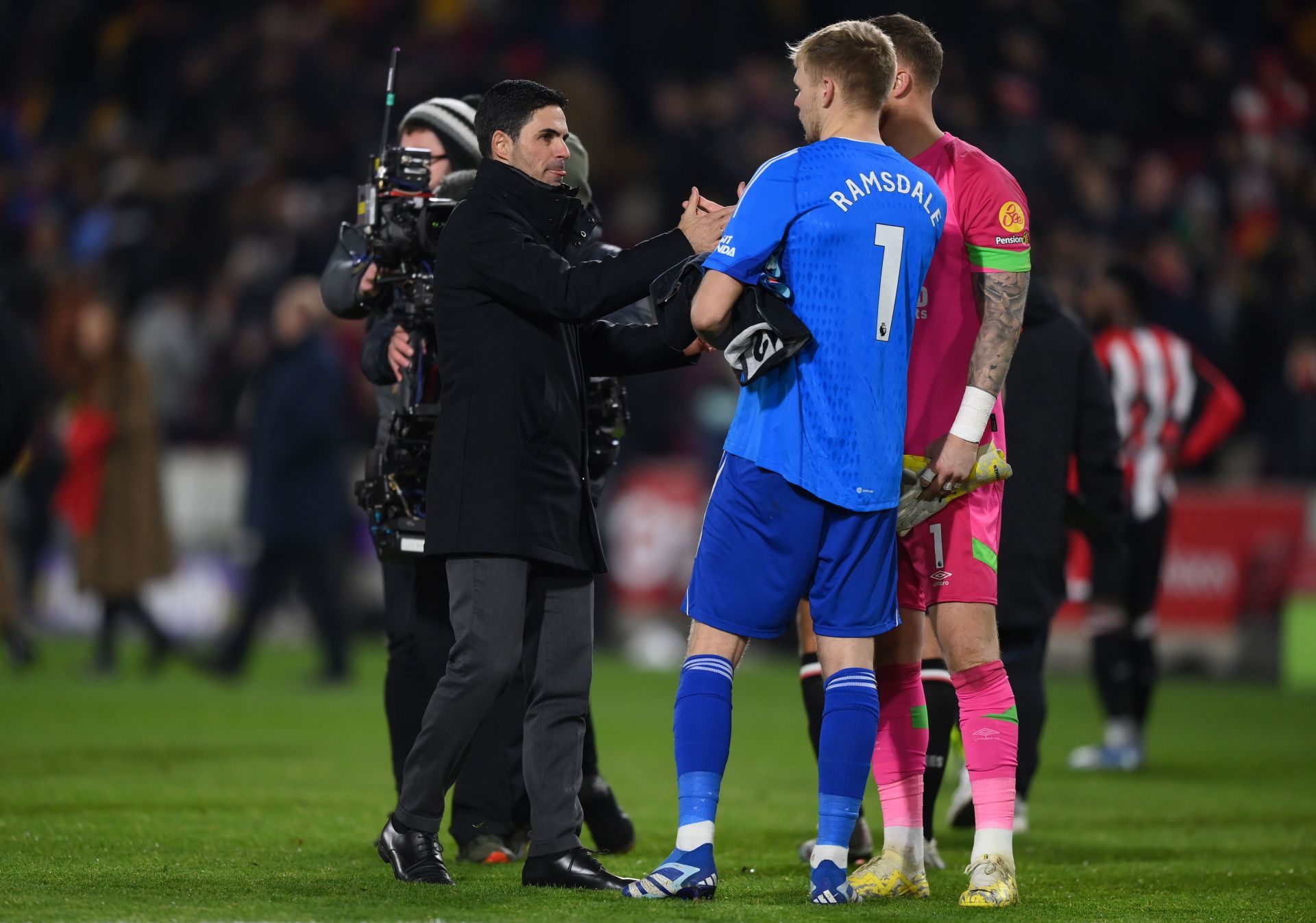 Mikel Arteta plans to keep hold of Aaron Ramsdale this month.