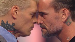 WWE Raw में Cody Rhodes और CM Punk के बीच हुई जबरदस्त जुबानी जंग, एक-दूसरे पर जमकर निशाना साधते हुए मचाया बवाल