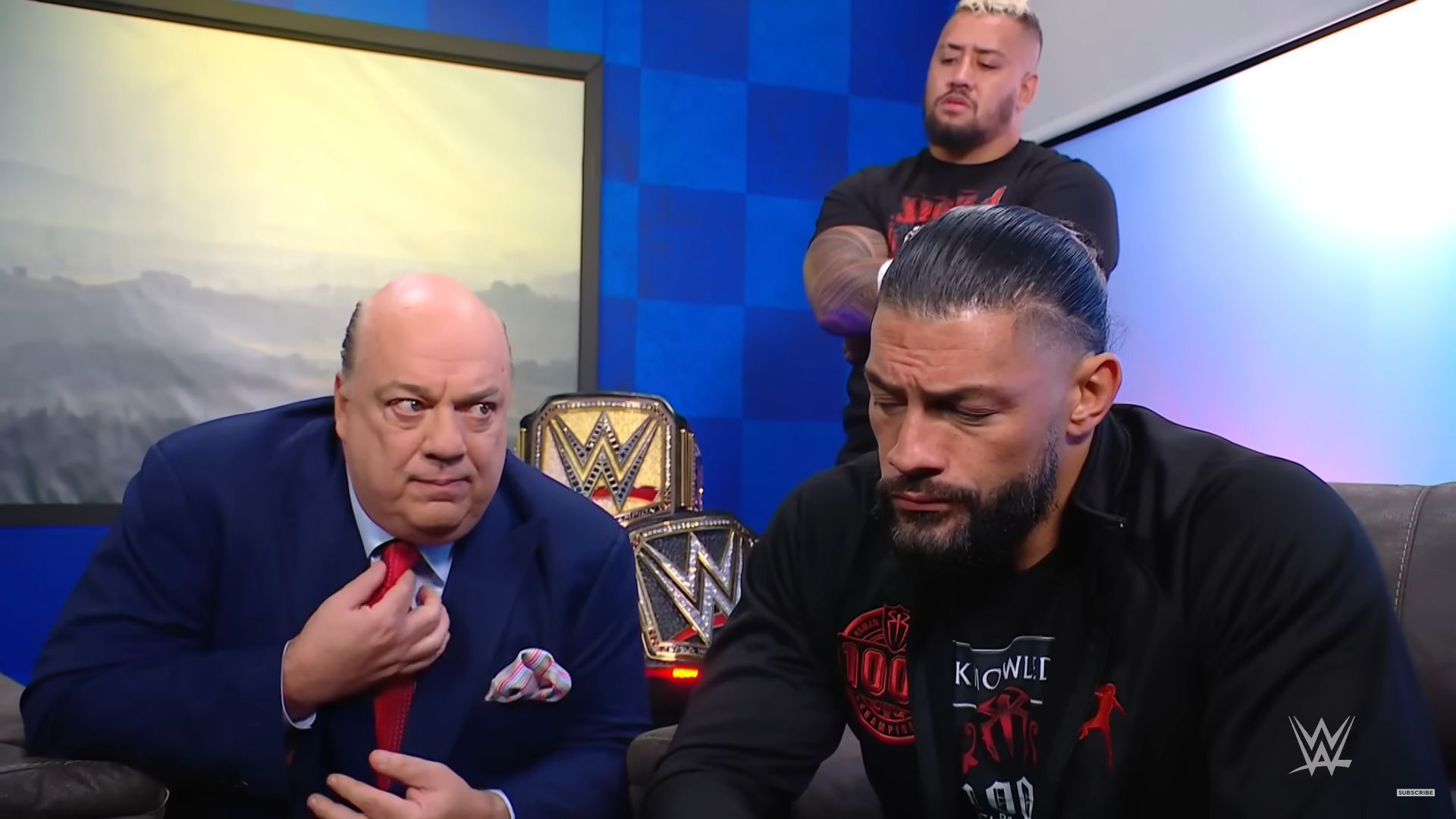 Paul Heyman having a talk with Reigns (from WWE