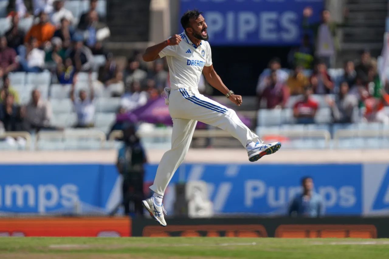 आकाश दीप के हाथ लगी निराशा (Photo Credit - BCCI)