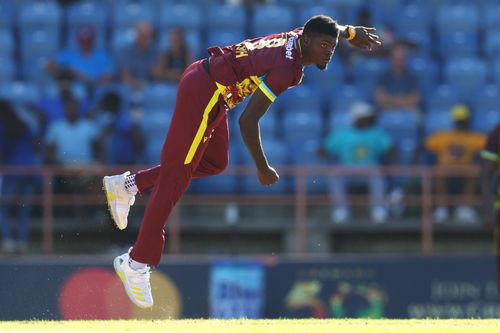 Alzarri Joseph's 6/12 for the Mumbai Indians against the SunRisers Hyderabad in 2019 are the best figures in IPL history. [P/C: Getty]