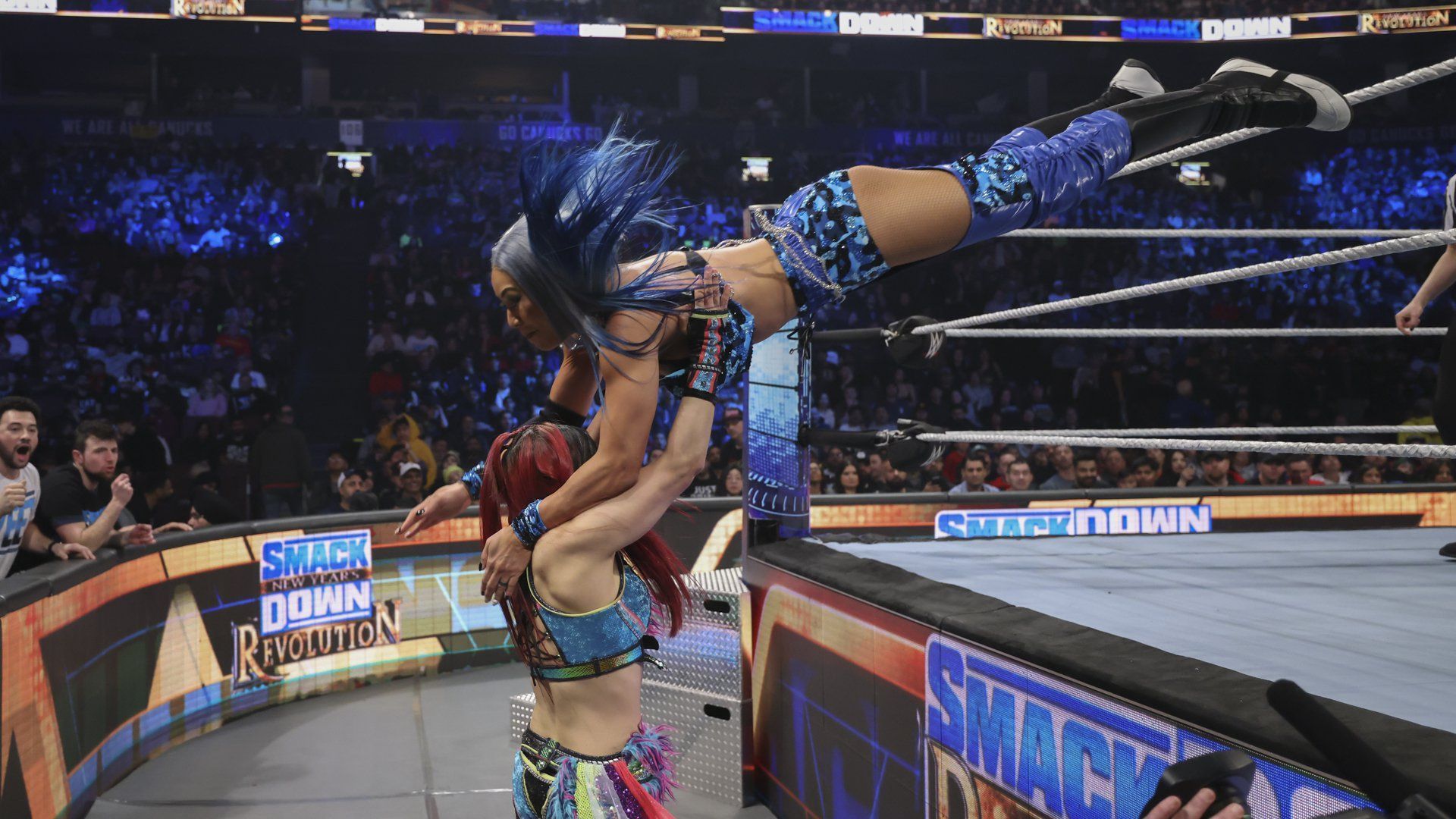 Michin vs. IYO SKY on SmackDown.