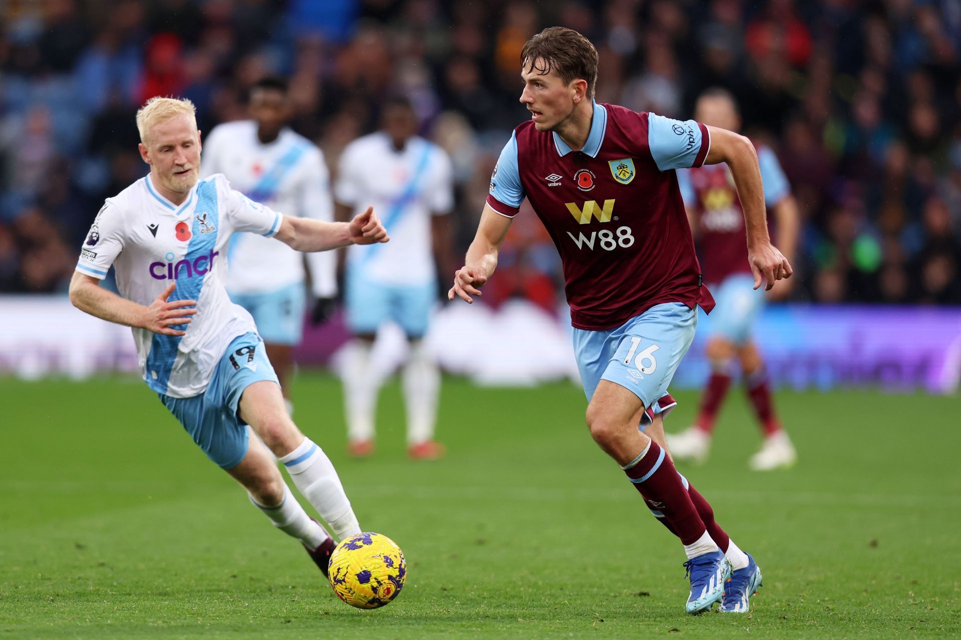 Burnley FC v Crystal Palace - Premier League