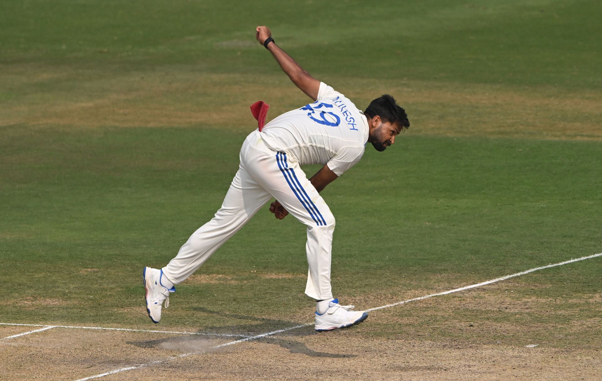 Mukesh Kumar bowls a delivery: India v England - 2nd Test Match: Day Two