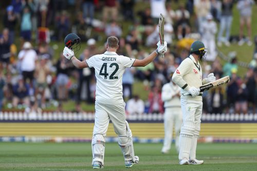 Cameron Green raises his bat. (Image Credits: Getty)