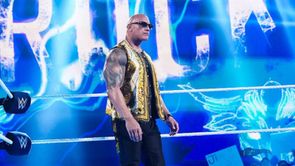 WWE WrestleMania के मेन इवेंट ने The Rock अपने भाई Roman Reigns को देंगे धोखा, पूर्व कमेंटेटर ने की बड़ी भविष्यवाणी