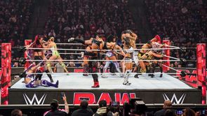 WWE Raw में वापसी के बाद पूर्व चैंपियन ने बैटल रॉयल मैच में मचाया बवाल, 7 स्टार्स को एलिमिनेट करते हुए Elimination Chamber मुकाबले में बनाई जगह