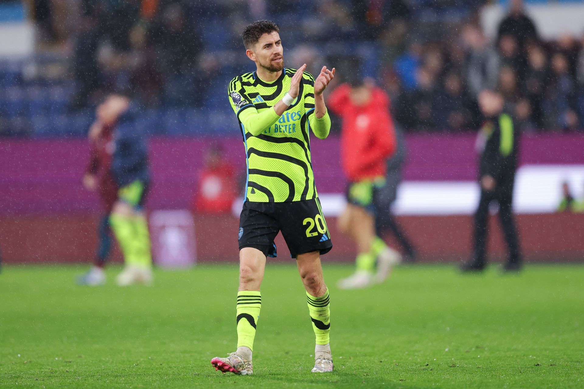 Jorginho thanking the fans