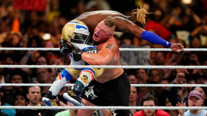 Brock Lesnar के खिलाफ शर्मनाक हार झेलने के बावजूद WWE दिग्गज ने कमाया था खूब पैसा, बहुत बड़ा खुलासा करते हुए चौंकाया