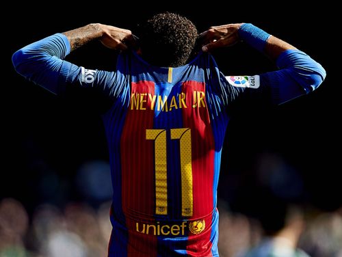 The former Blaugrana star could return to Santos in his favored shirt number.