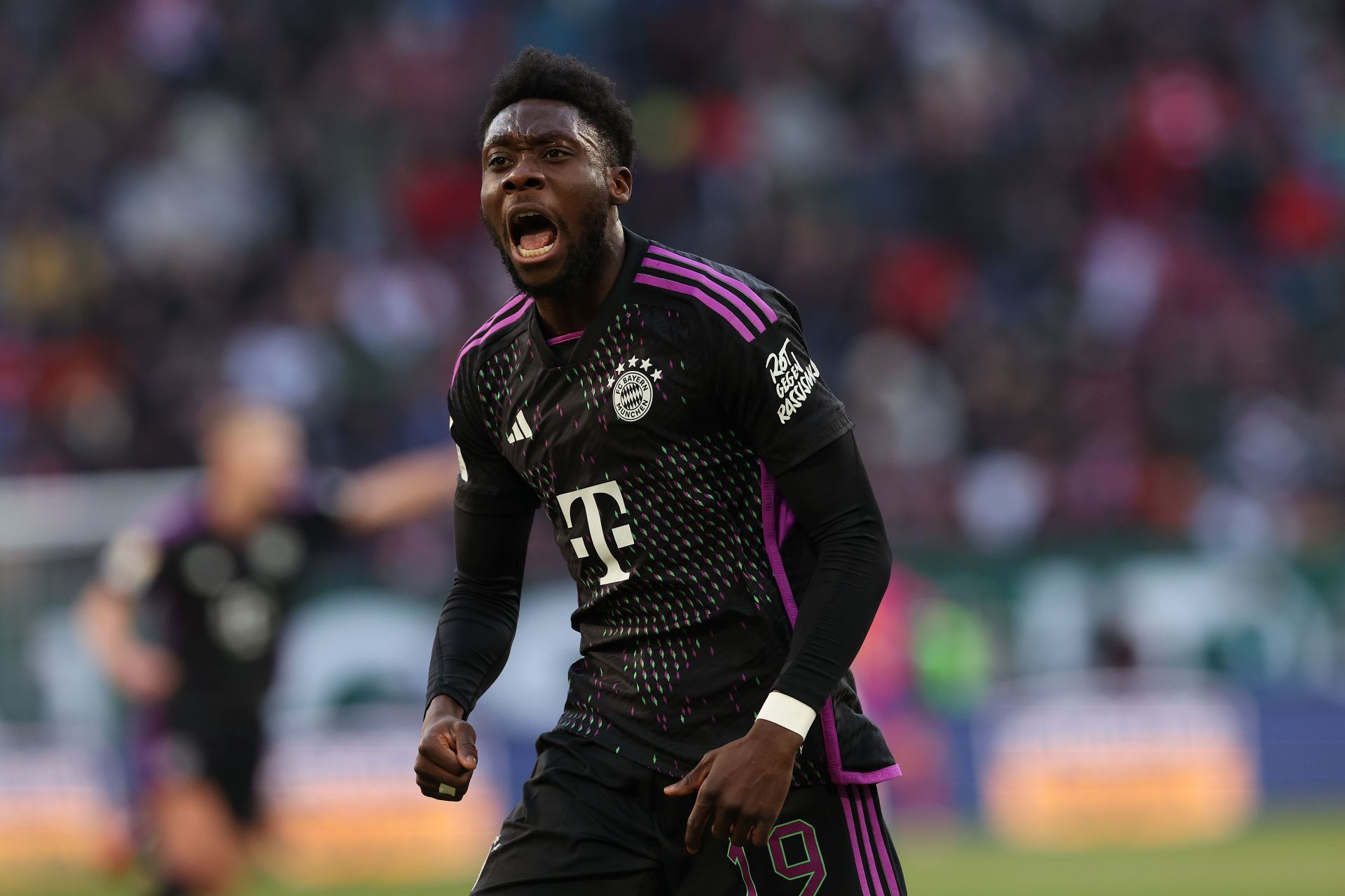 Alphonso Davies has admirers at the Santiago Bernabeu.