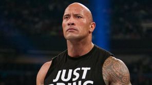 "वो अपने WWE करियर के शिखर पर भी मेरी बराबरी नहीं कर पाते" - मौजूदा चैंपियन ने The Rock पर निशाना साधते हुए किया बड़ा दावा