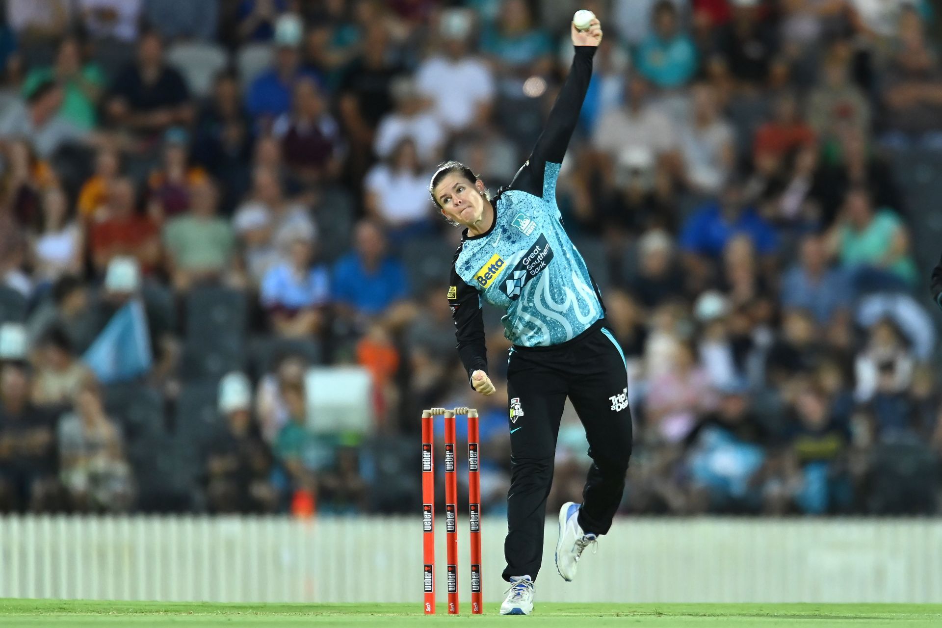 Jess Jonassen bowls: WBBL - Brisbane Heat v Adelaide Strikers