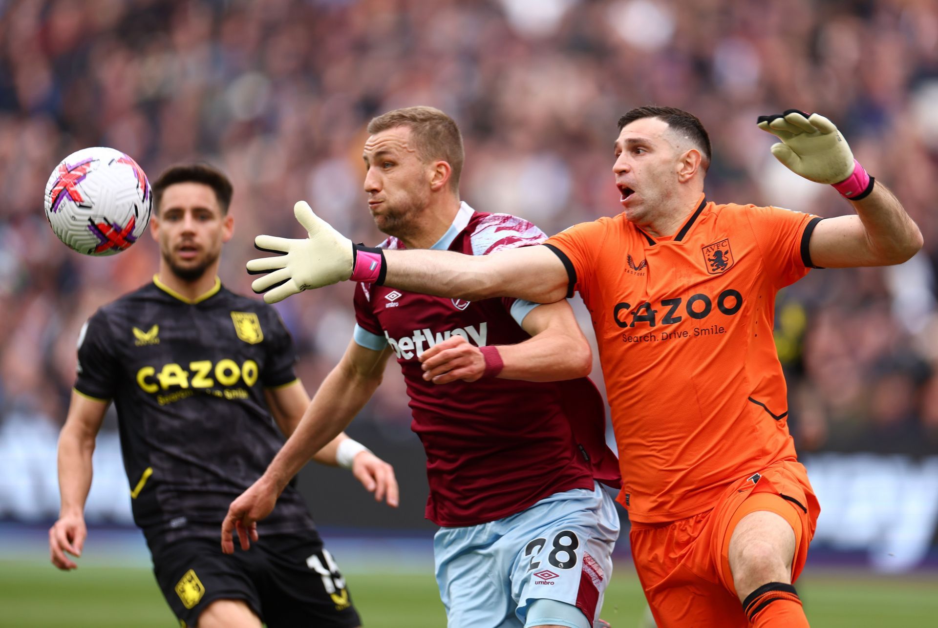 West Ham United v Aston Villa - Premier League