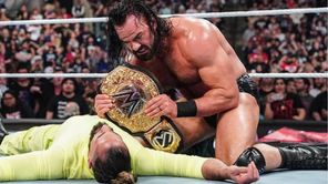 3 बड़ी गलतियां जो WWE WrestleMania XL में Seth Rollins vs Drew Mcintyre के वर्ल्ड हैवीवेट चैंपियनशिप मैच को लेकर नहीं करनी चाहिए