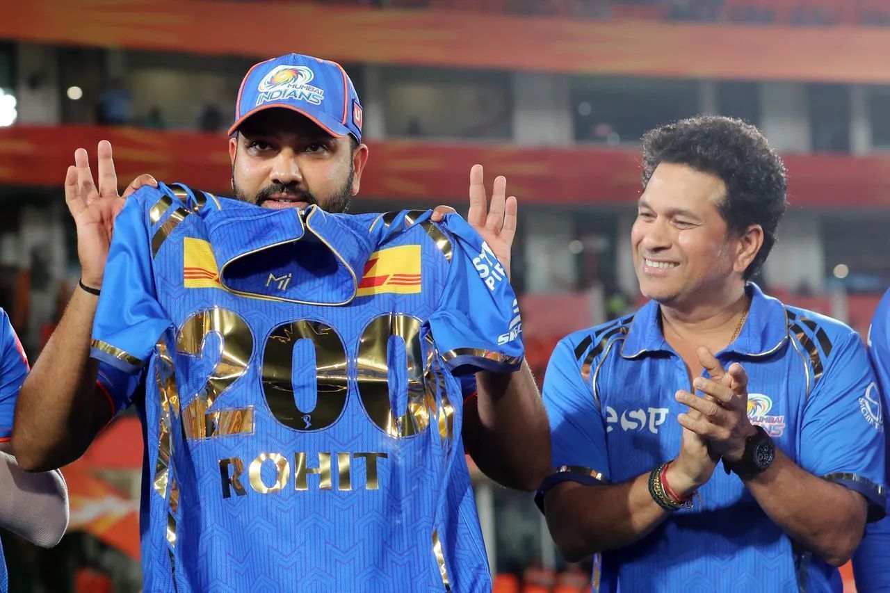 Sachin Tendulkar presented Rohit Sharma with a special jersey 